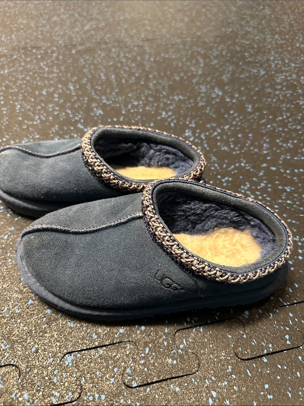 Kids Sz 1 Navy Ugg Slippers